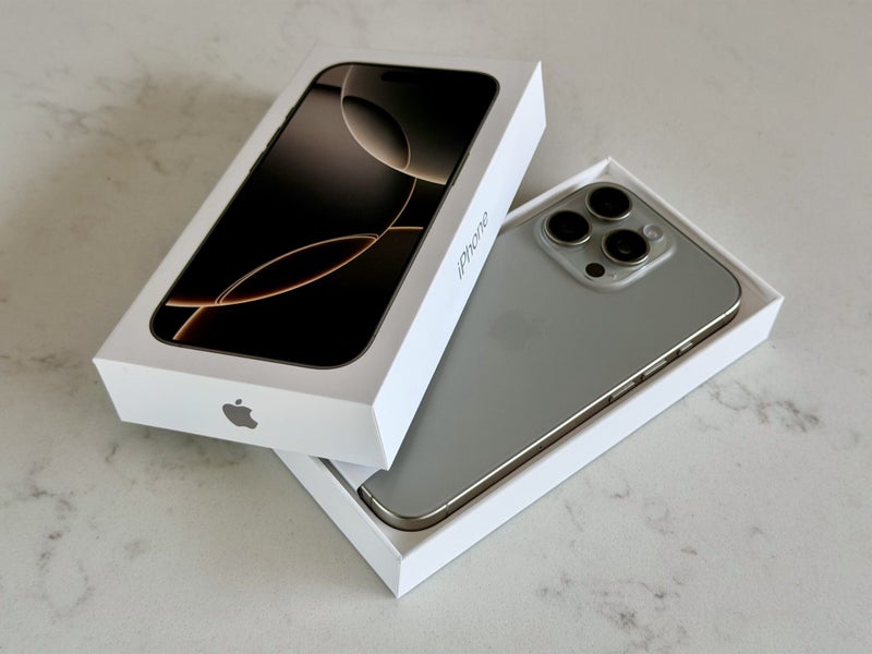 * iPhone 16 Pro 256GB – Natural Titanium – PRISTINE CONDITION – 97% Battery64392613481090112