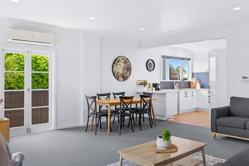 A Timeless Classic with Tandem Double Garage64470613201153112