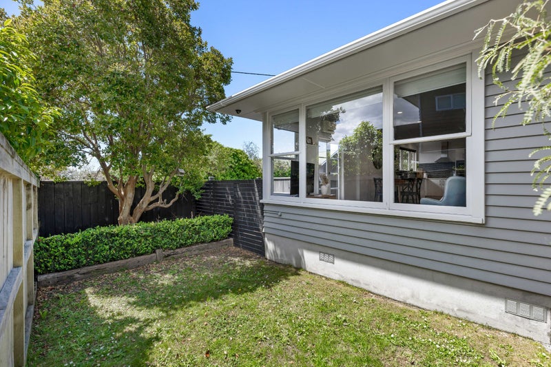 A Timeless Classic with Tandem Double Garage64470613201153113