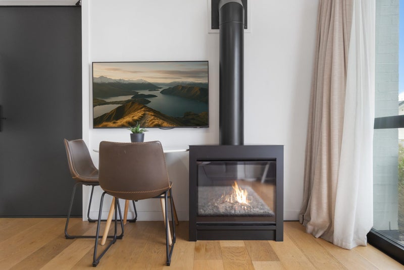 Riverside Returns64393285836547112