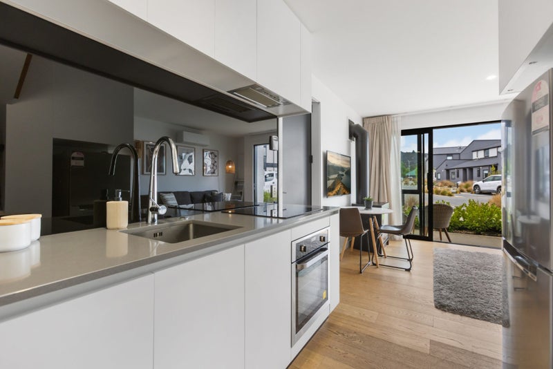 Riverside Returns64393285836547113