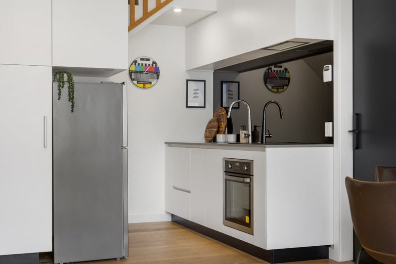 Riverside Returns64393285836547114