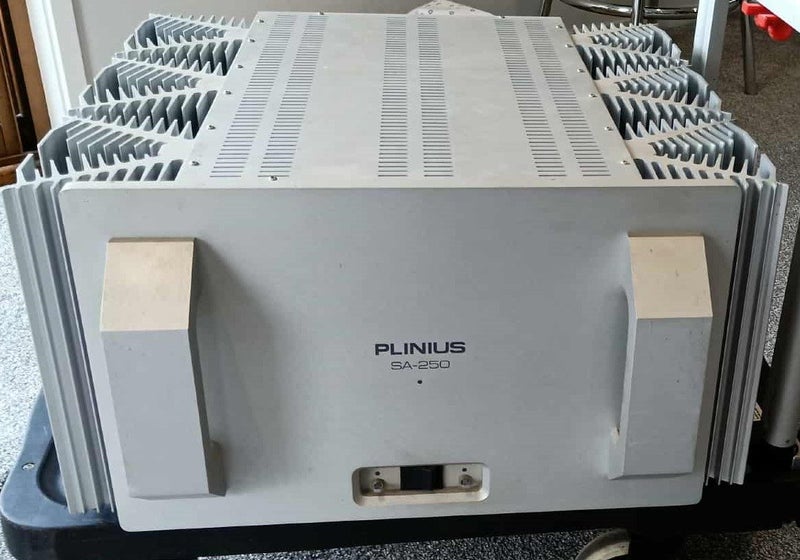 Plinius SA-250 MK4 Carousel 1