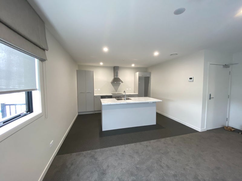 Cromwell, 2 bedrooms64393381722113111