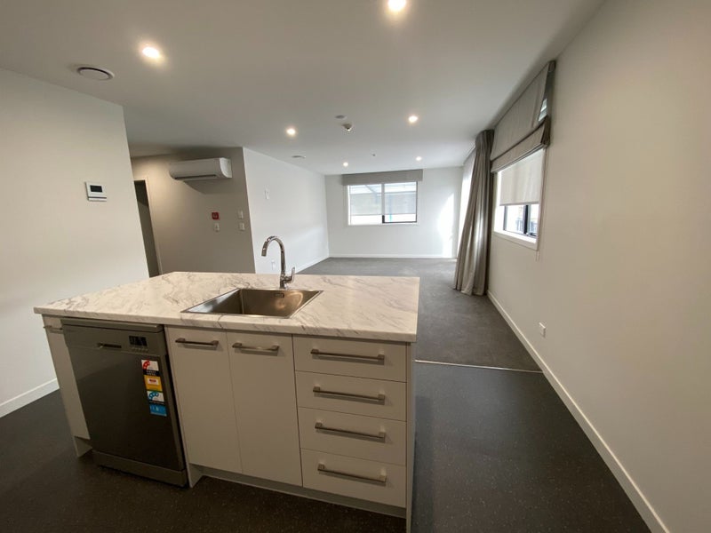 Cromwell, 2 bedrooms64393381722113112