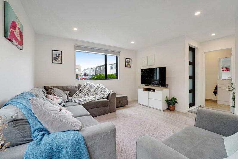 Stylish Family Home, Prime Hobsonville Location!64393907705474113