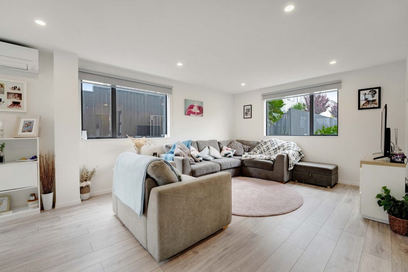 Stylish Family Home, Prime Hobsonville Location!64393907705474114