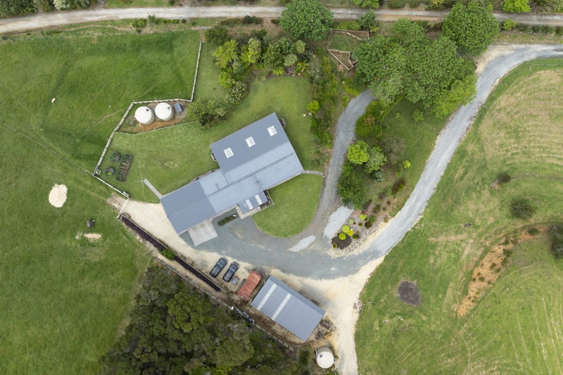 Immaculate Lifestyle Property with Exceptional Vie64394199085699111