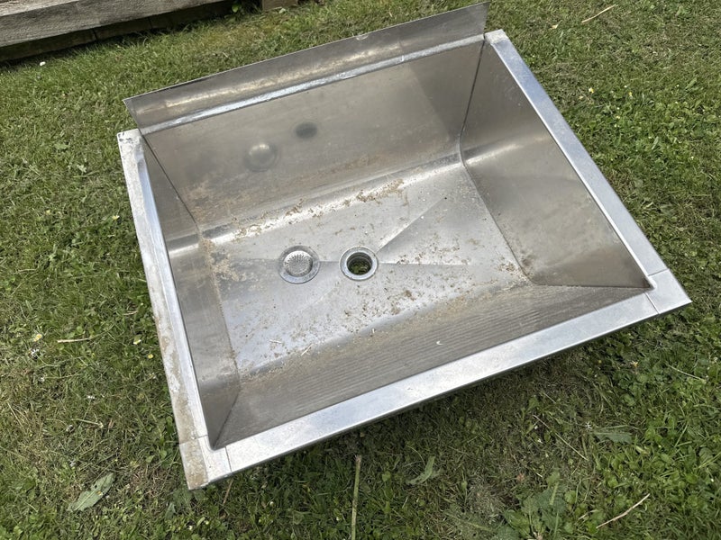 Stainless Steel sink laundry tub fish cleaning Carousel 1