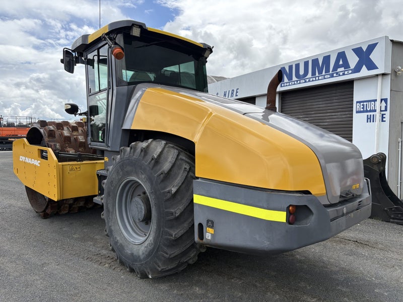 Roller - Compactor Carousel 2