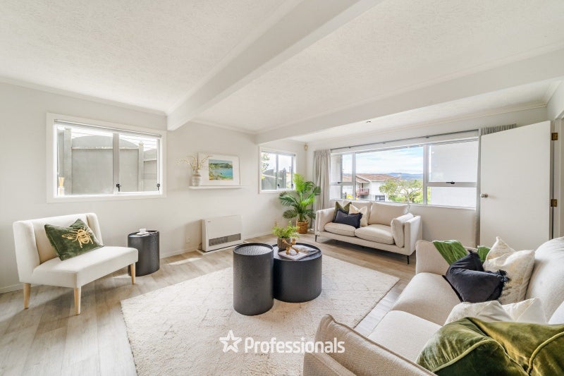 SUBSTANTIAL FAMILY HOME WITH VIEWS64394901881602113