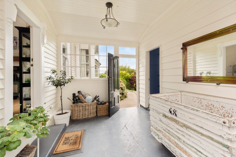 Warm, Welcoming & Wonderfully Private64394902003713111