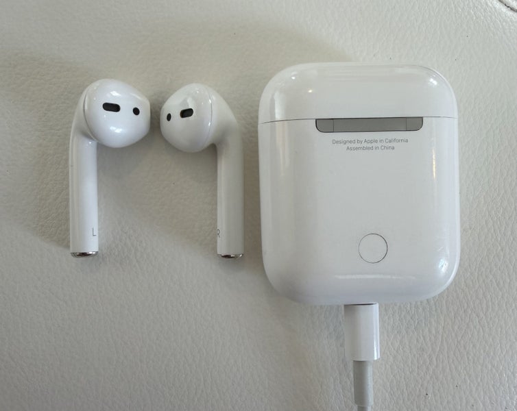 Apple AirPods with Lightning Charging case and cable64395468475778111