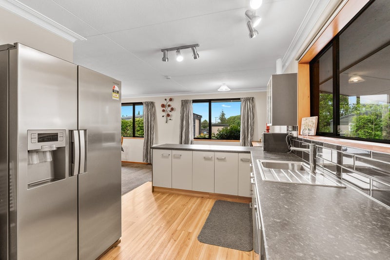 12 acres of endless possibilities!64628164008577113