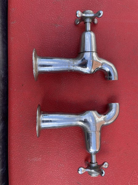 sinks, hand basins, taps. Carousel 2