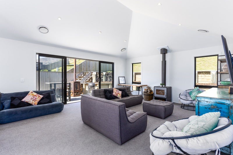 Home and income on a huge 1,402 sqm (more or less)64396121924866113