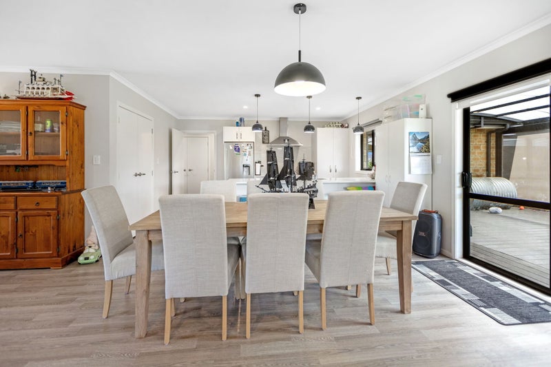 A Home That Gets Better at Every Turn64397025485443114