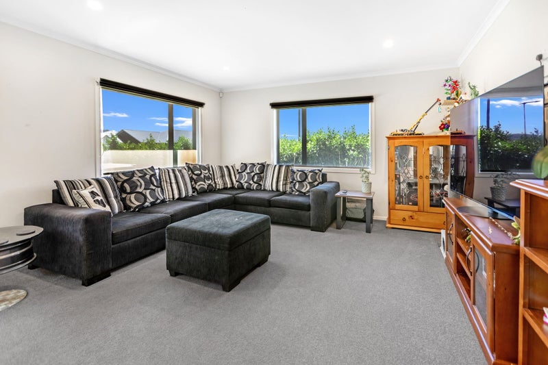 A Home That Gets Better at Every Turn64397025485443113