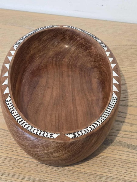 Vintage Solomon Islands Carved Oval Wooden Bowl Tribal Art with Shell Inlay Carousel 2