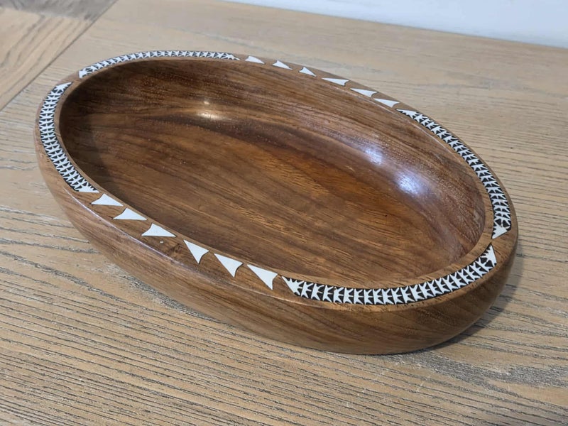 Vintage Solomon Islands Carved Oval Wooden Bowl Tribal Art with Shell Inlay Carousel 13