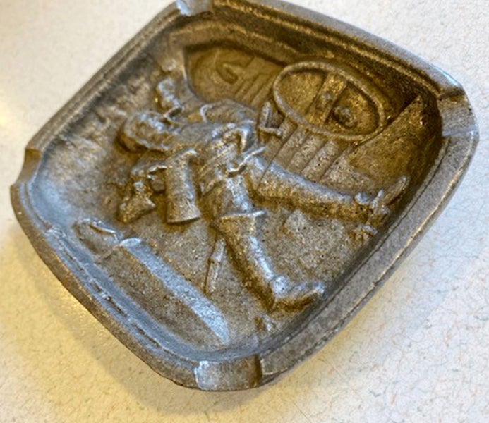 Vintage Cast-Metal Medieval Scene Trinket Dish / Ashtray – 12.5cm x 10.5cm Carousel 2