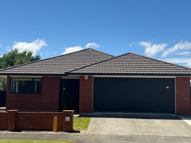 Awapuni, 3 bedrooms64442246761218110