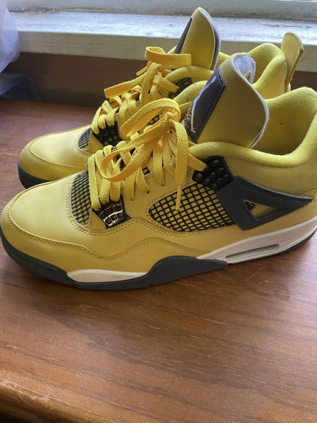 Jordan 4s Retro lightning us1264398665131777111