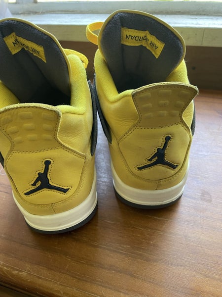 Jordan 4s Retro lightning us1264398665131777112
