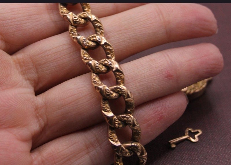 EXQUISITE Who holds the key to your heart ?ONE OFF Last PRICE DROP Carousel 7