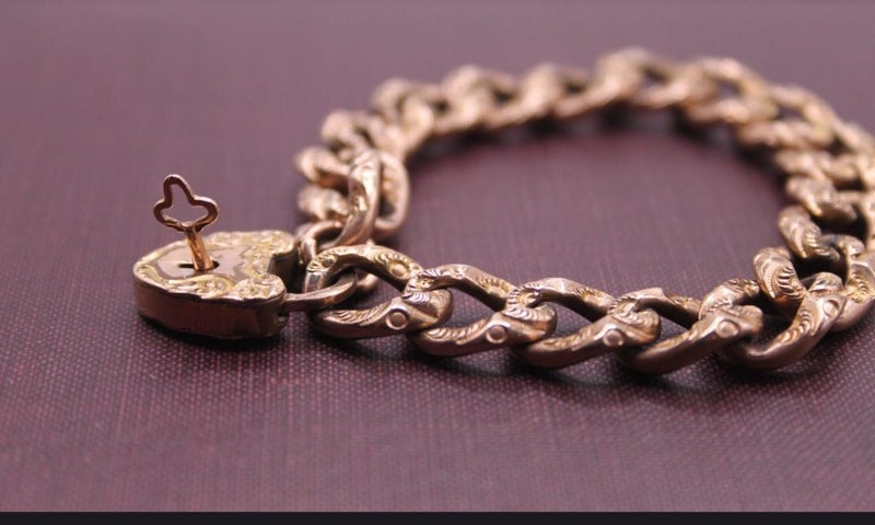 PRICE DROP PRE XMAS treat Who holds the key to your heart ? Carousel 1