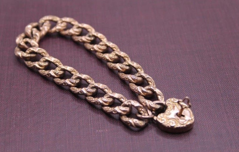 PRICE DROP PRE XMAS treat Who holds the key to your heart ? Carousel 1