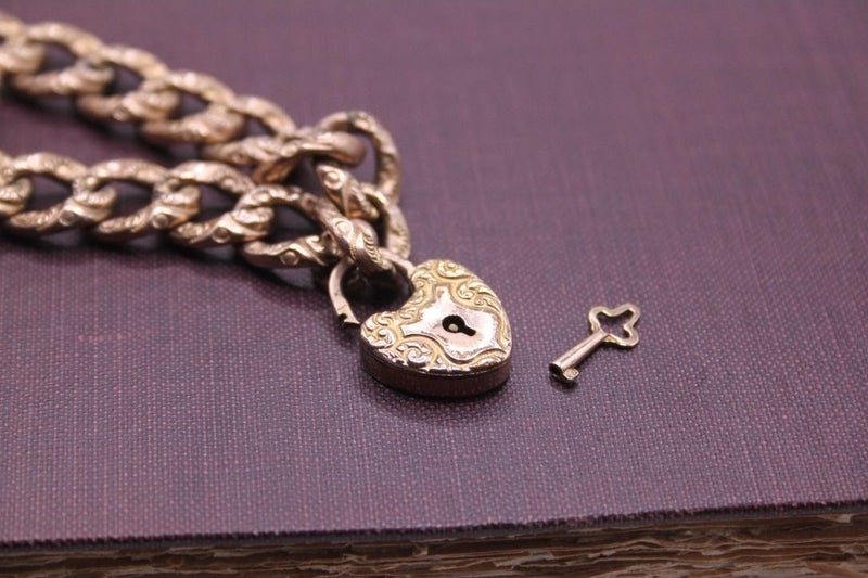 PRICE DROP PRE XMAS treat Who holds the key to your heart ? Carousel 2