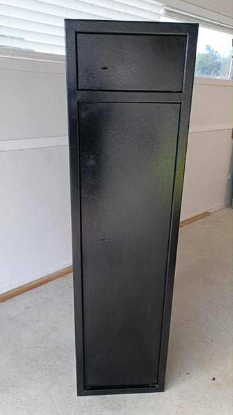 Stealth 5-Gun Safe • A-Cat • 4 Keys • Like New • $1 Reserve Auction64403274404481112