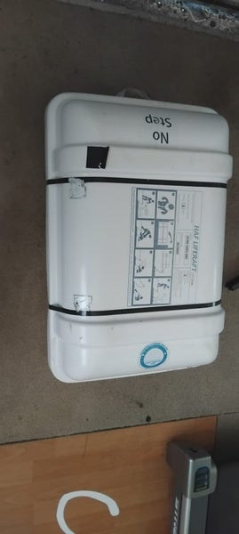 Liferaft64404617400833110
