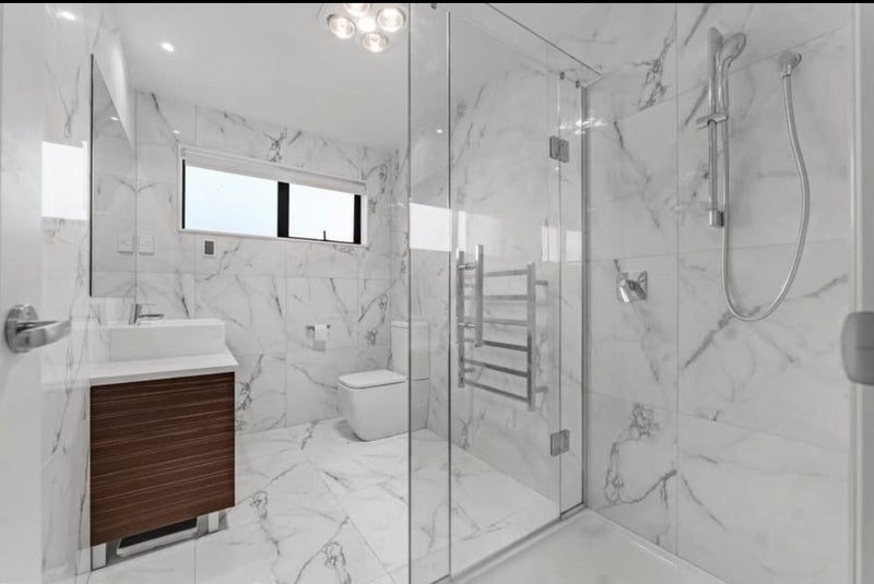 Flat Bush, 5 bedrooms64404465041921113