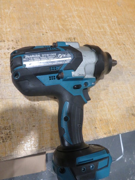 Makita Ex Demo DTW1002Z 18V Brushless ½" Impact Wrench - Good Condition Carousel 2