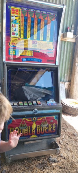 Pokie Machine Old $2. Carousel 1