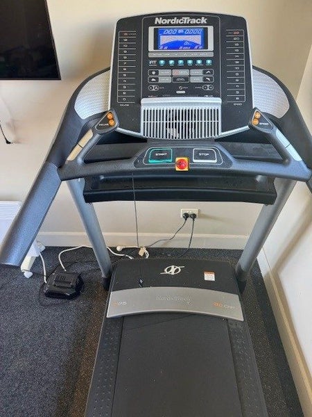NordicTrack Treadmill64404909272194110