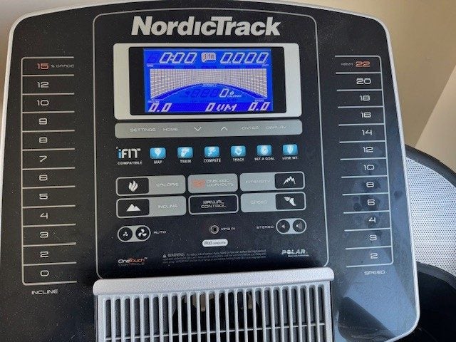NordicTrack Treadmill64404909272194111