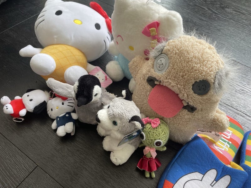 9x Hello Kitty Miffy & More Collectables! Carousel 2