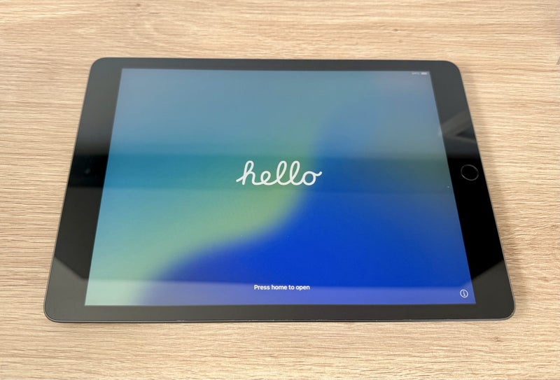 Apple iPad 10.2 inch 64GB WiFi in excellent condition Carousel 2