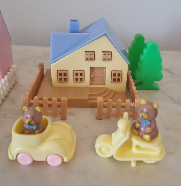 Teddy's Wonderland 1990's miniature playset (1990's) Carousel 2