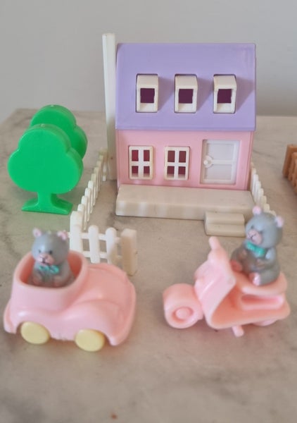 Teddy's Wonderland 1990's miniature playset (1990's) Carousel 3