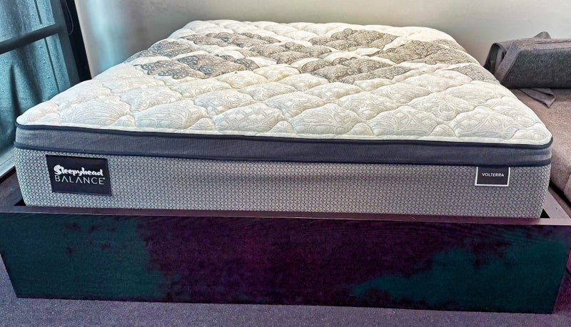 Sleepyhead Super King Balance mattress with four drawer base cost $989964406952065794110