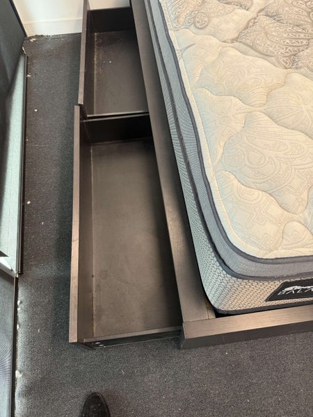 Sleepyhead Super King Balance mattress with four drawer base cost $989964406952065794113