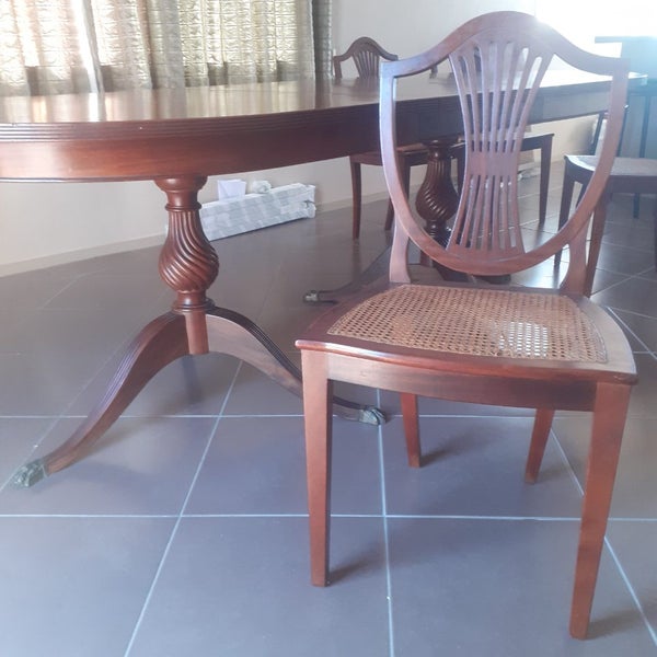 Elegant Polished Dining Table64407356048001111