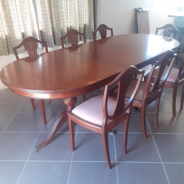 Elegant Polished Dining Table64407356048001110
