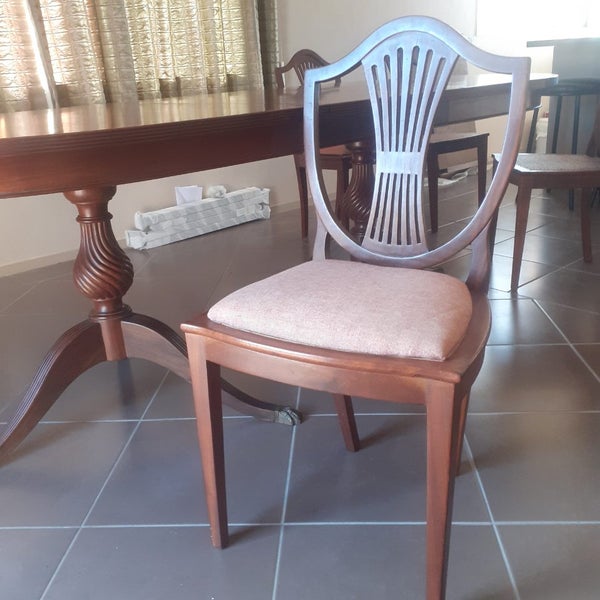 Elegant Polished Dining Table64407356048001112