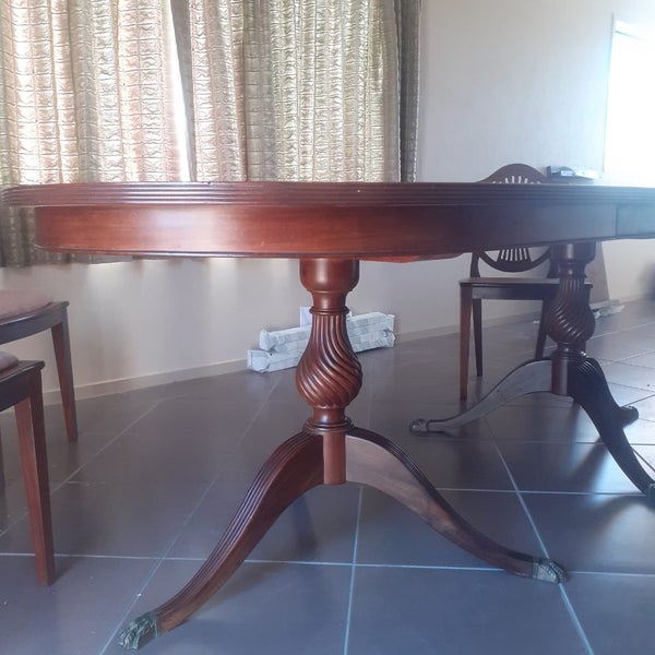 Elegant Polished Dining Table64407356048001114