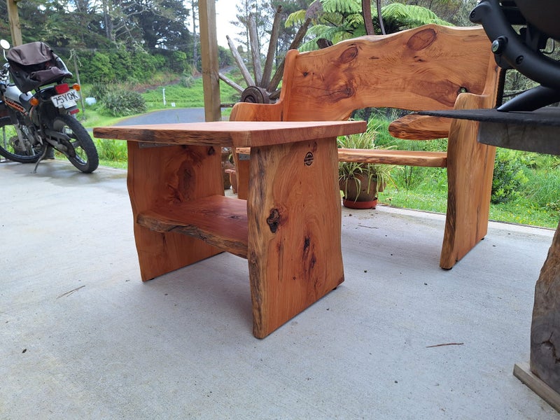 MACROCAPA SEAT AND TABLE64524773145985112